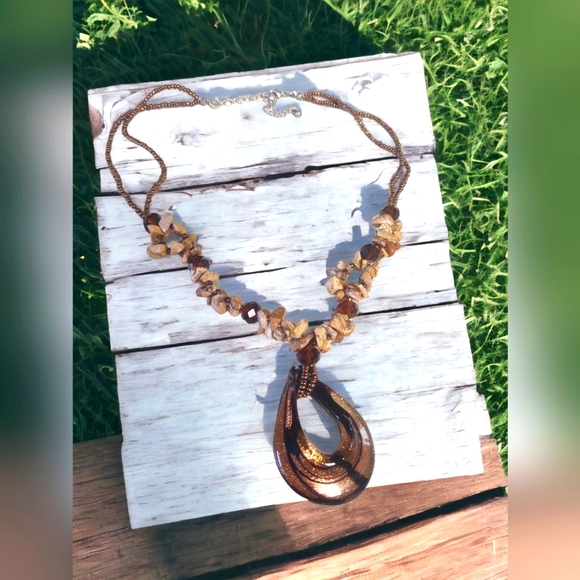 *FINAL SALE* EUC Beaded Necklace - Picture 1 of 3